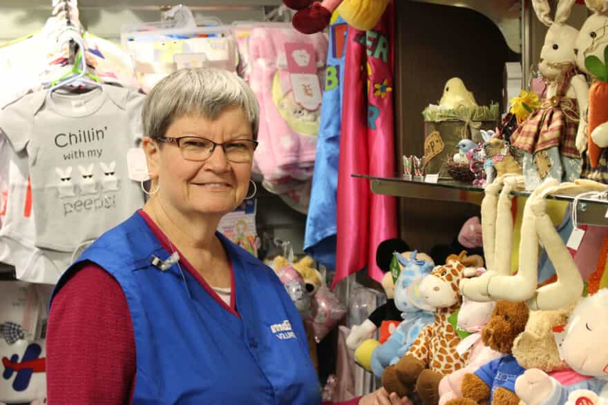 gift shop volunteer